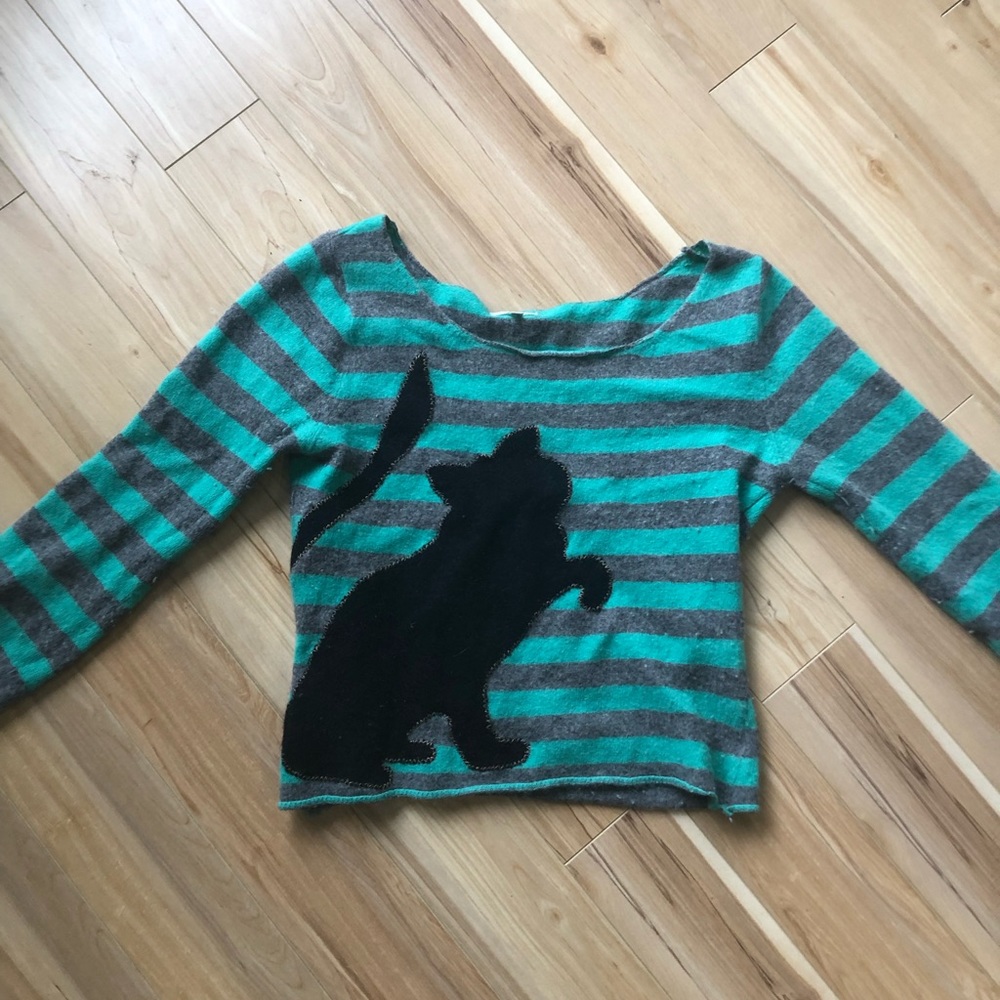 Adorable striped wooly Halloween 🎃 sweater
